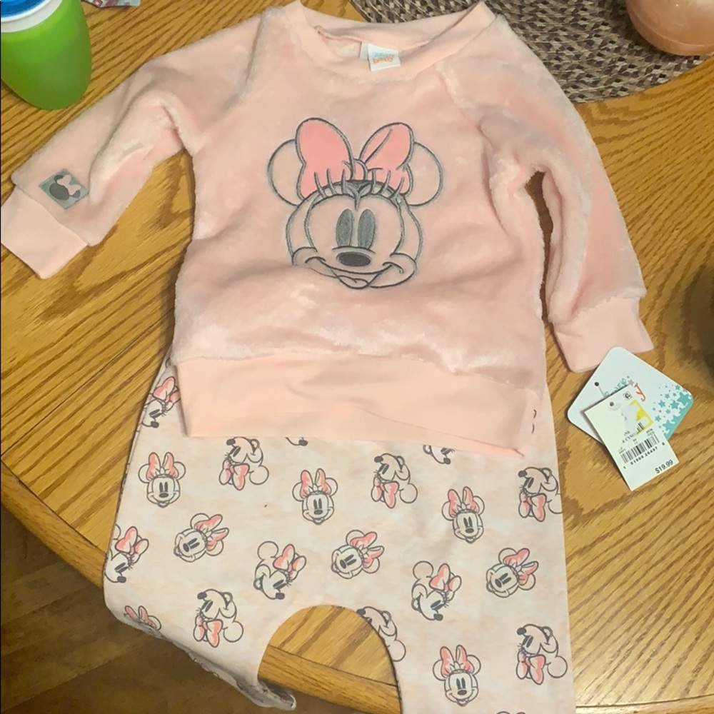 Minnie Mouse outfit